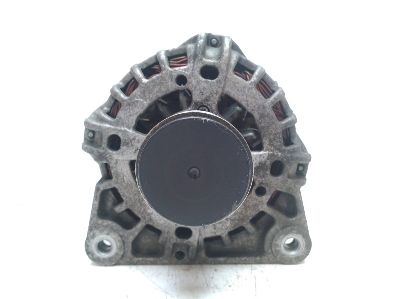 Recambio de alternador para dacia sandero laureate referencia OEM IAM 231002949R  