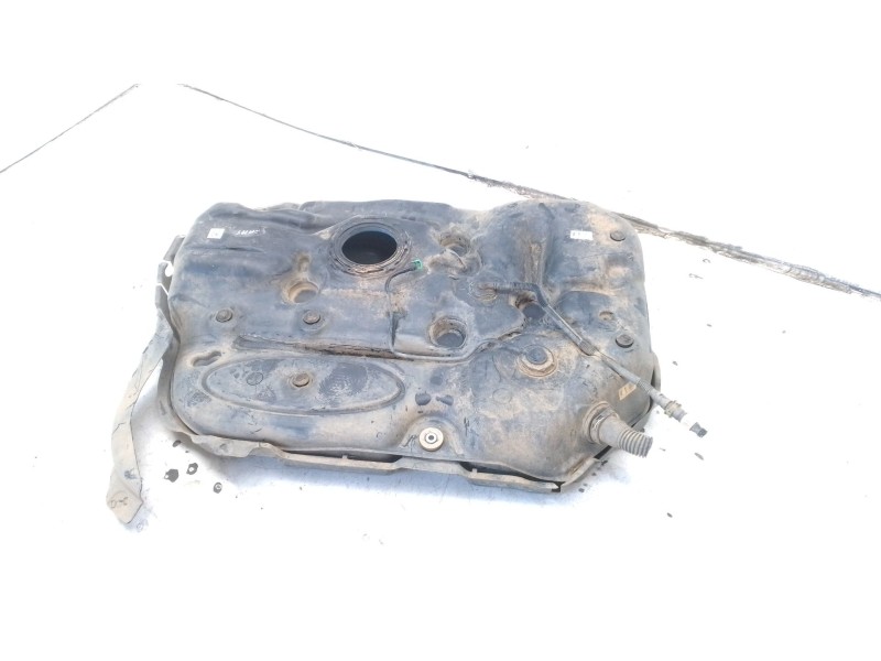 Recambio de deposito combustible para toyota rav4 referencia OEM IAM 7700142350  7710042610