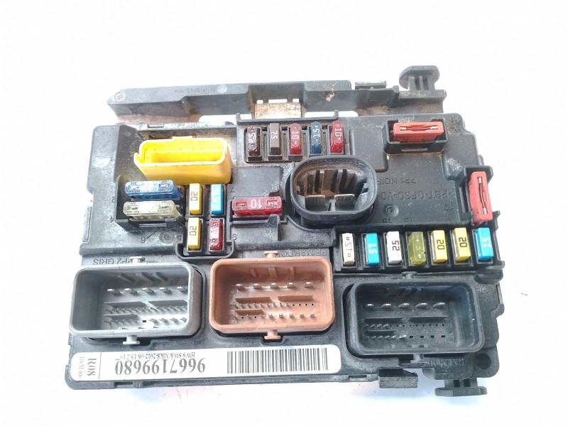 Recambio de caja reles / fusibles para citroën c3 picasso 1.6 16v hdi referencia OEM IAM 6500HV 96671996680 