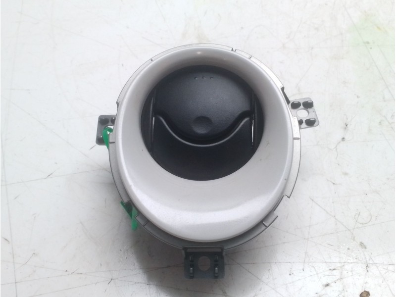 Recambio de rejilla aireadora para nissan juke (f15) 1.6 referencia OEM IAM 687613YV0A  