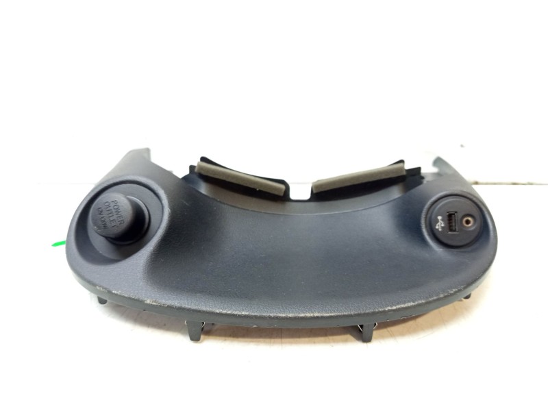 Recambio de moldura para nissan juke (f15) 1.6 referencia OEM IAM 682521KZ3A  
