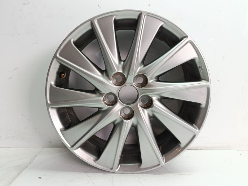 Recambio de llanta para toyota yaris referencia OEM IAM 42611YP500  