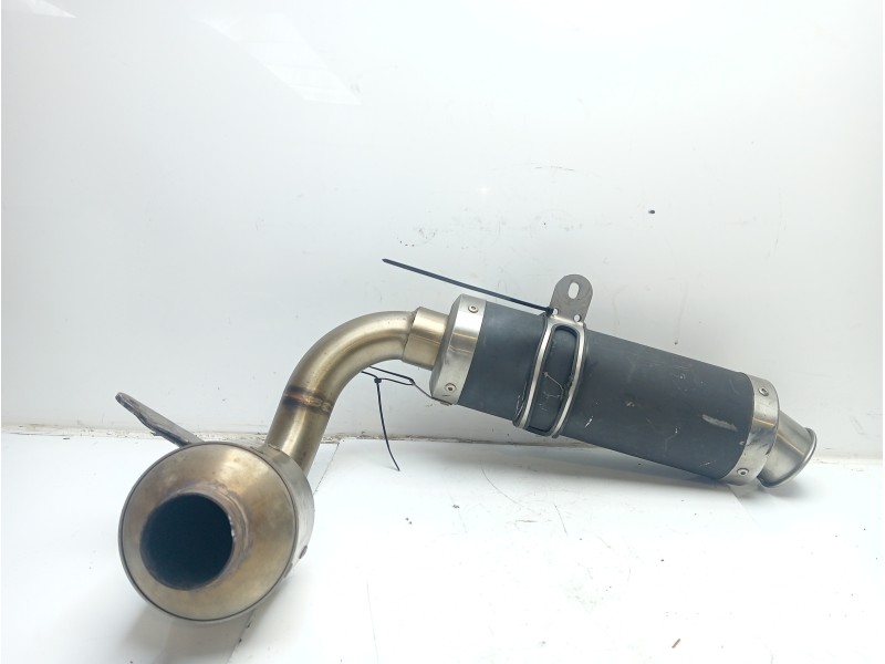 Recambio de tubo escape trasero para ktm 125 duke referencia OEM IAM 8051012102925  