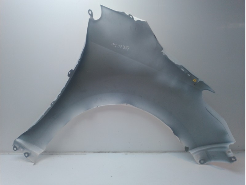 Recambio de aleta delantera izquierda para toyota yaris active referencia OEM IAM 53812K0070  