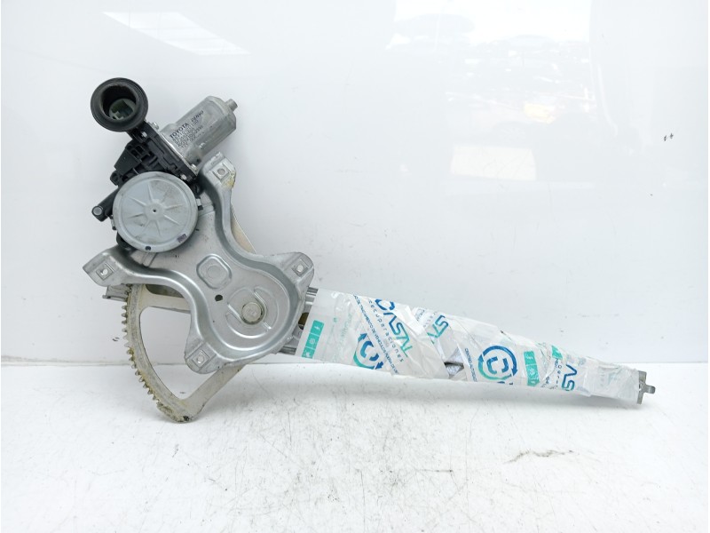 Recambio de elevalunas delantero derecho para toyota auris active referencia OEM IAM 6981002320 857100D100 973582100