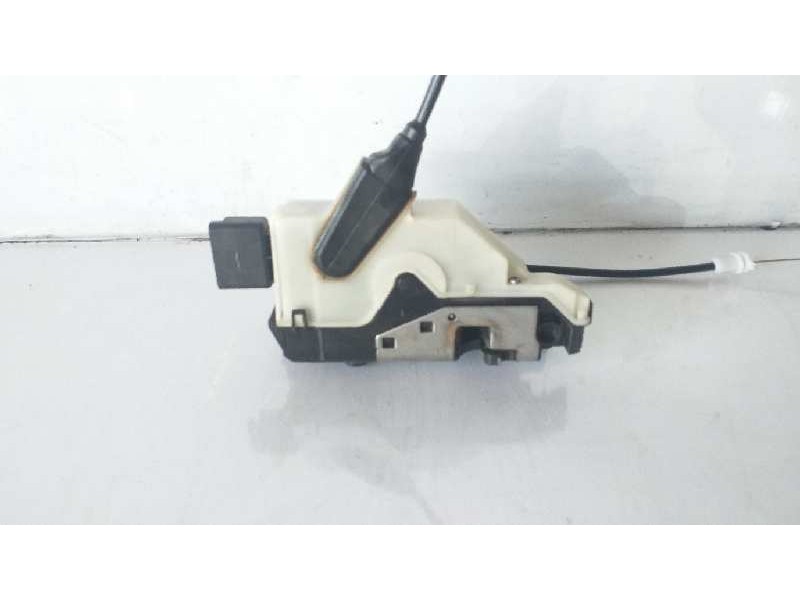 Recambio de cerradura puerta delantera derecha para peugeot 208 allure referencia OEM IAM 9812500780  