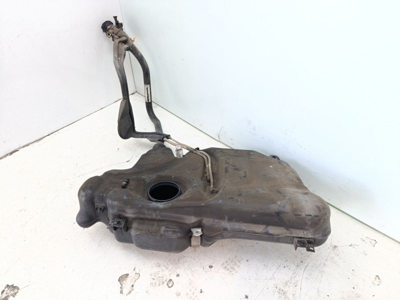 Recambio de deposito combustible para toyota yaris (_p9_) 1.3 vvt-i (scp90_) referencia OEM IAM 770010D070  