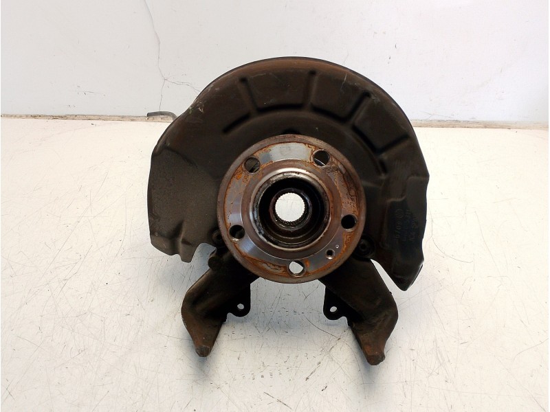 Recambio de mangueta delantera izquierda para volkswagen polo (9n3) advance referencia OEM IAM 6R0615311  