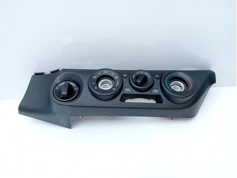Recambio de mando calefaccion / aire acondicionado para toyota hilux (kun) cabina doble vx 4x4 referencia OEM IAM 55406KK170  