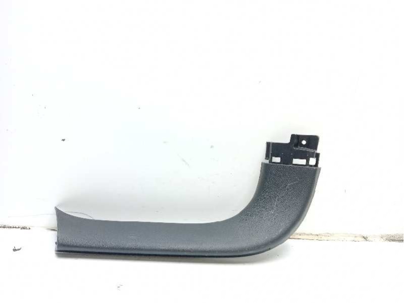 Recambio de molduras traseras para kia ceed business referencia OEM IAM 81730J7200WK  
