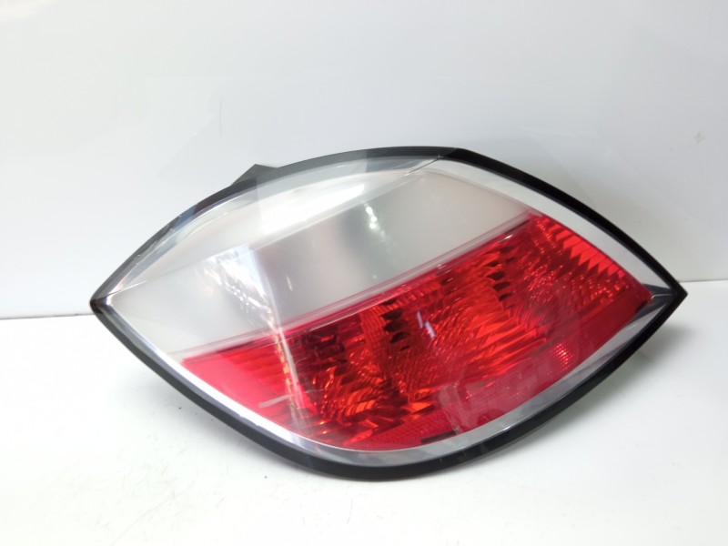 Recambio de piloto trasero izquierdo para opel astra gtc cosmo referencia OEM IAM 93190304  