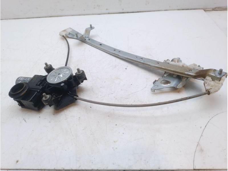 Recambio de elevalunas trasero derecho para toyota rav4 referencia OEM IAM 8571042150  