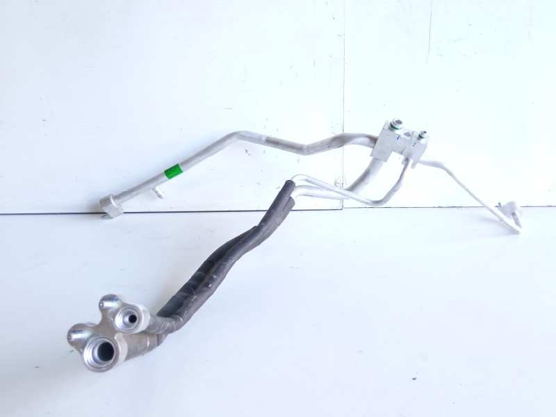 Recambio de tubos aire acondicionado para ssangyong rodius xdi limited awd referencia OEM IAM 6863021210  