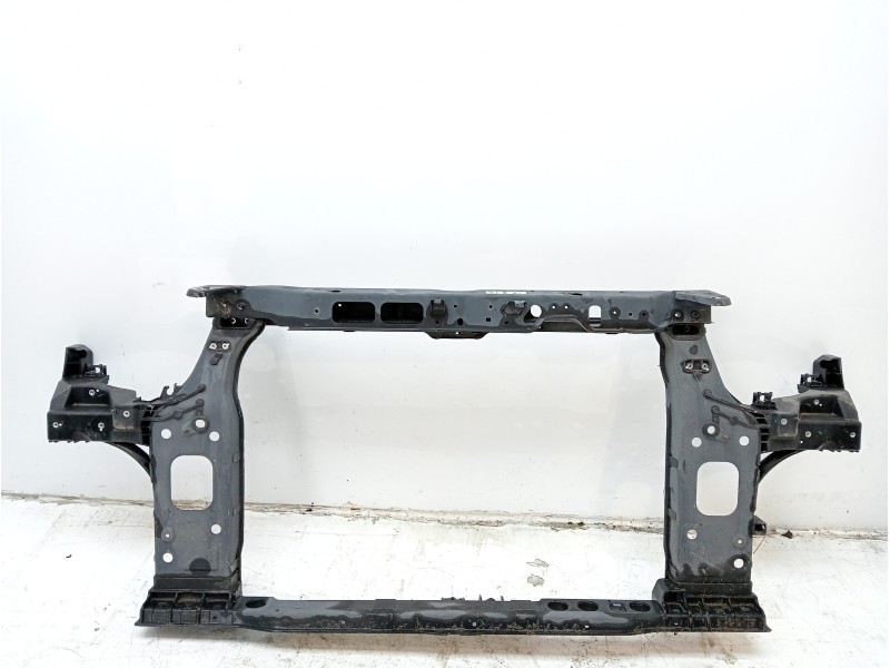 Recambio de refuerzo paragolpes delantero para hyundai tucson 1.6 crdi cat referencia OEM IAM 64101D7000  