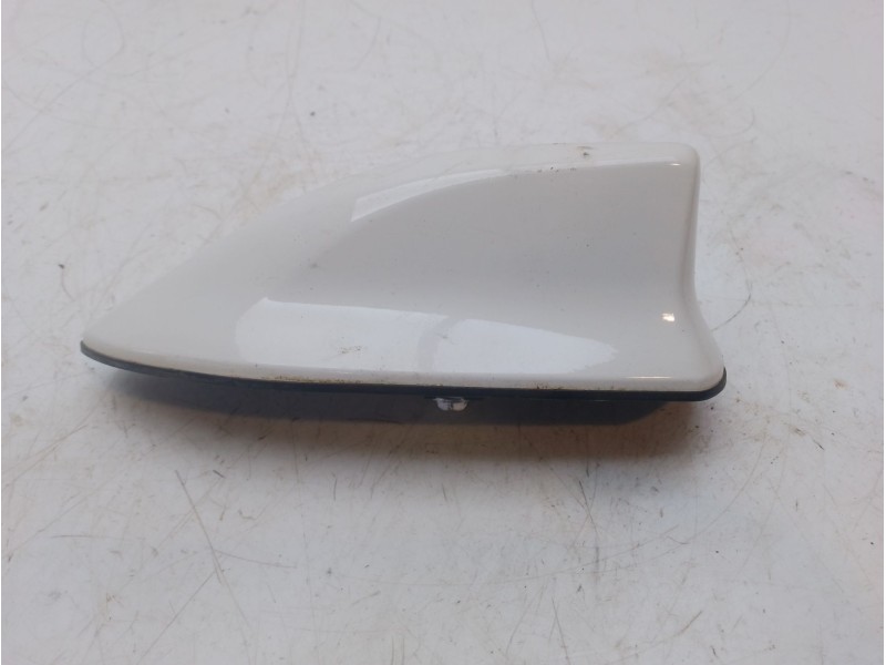 Recambio de antena para toyota rav4 referencia OEM IAM 8676052020  