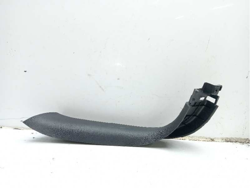 Recambio de molduras traseras para kia ceed business referencia OEM IAM 81740J720WK  