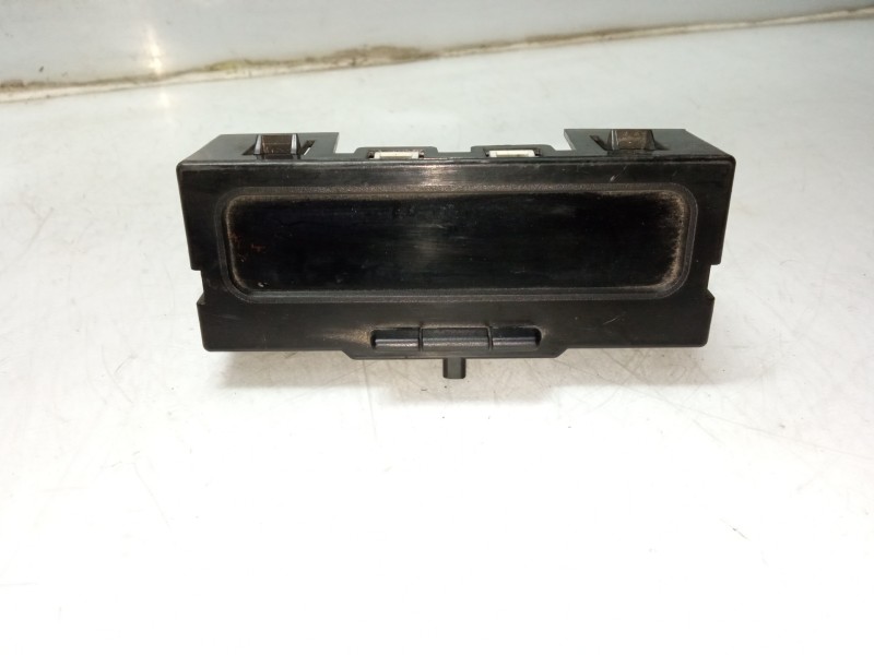 Recambio de pantalla multifuncion para renault megane ii berlina 3p referencia OEM IAM 7700428029A  