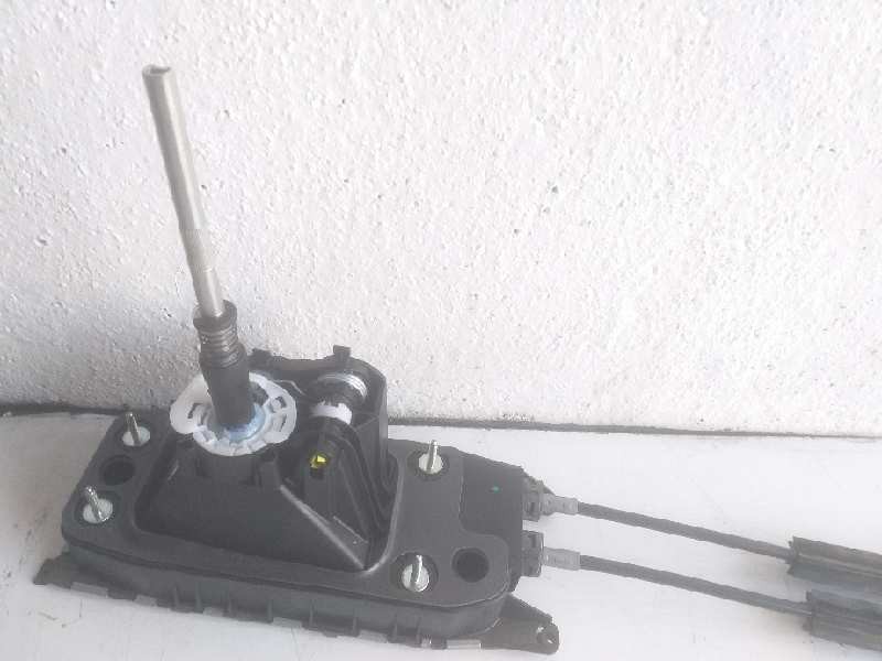 Recambio de palanca cambio para volkswagen polo advance referencia OEM IAM 5Q0711061F  