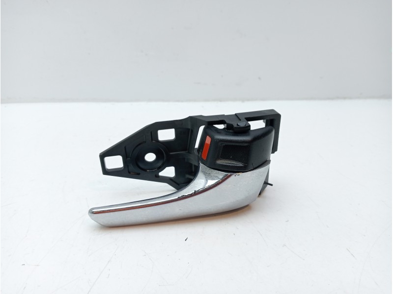 Recambio de maneta interior trasera izquierda para toyota rav 4 referencia OEM IAM 6783660010  