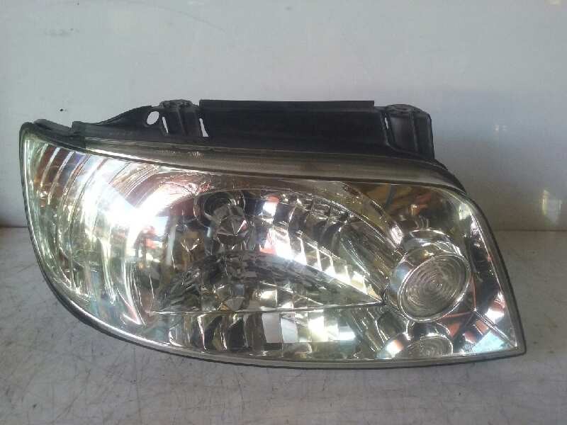 Recambio de faro derecho para hyundai getz (tb) 1.5 crdi referencia OEM IAM 92102  