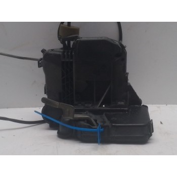 CERRADURA PUERTA DELANTERA DERECHA A2117200635 