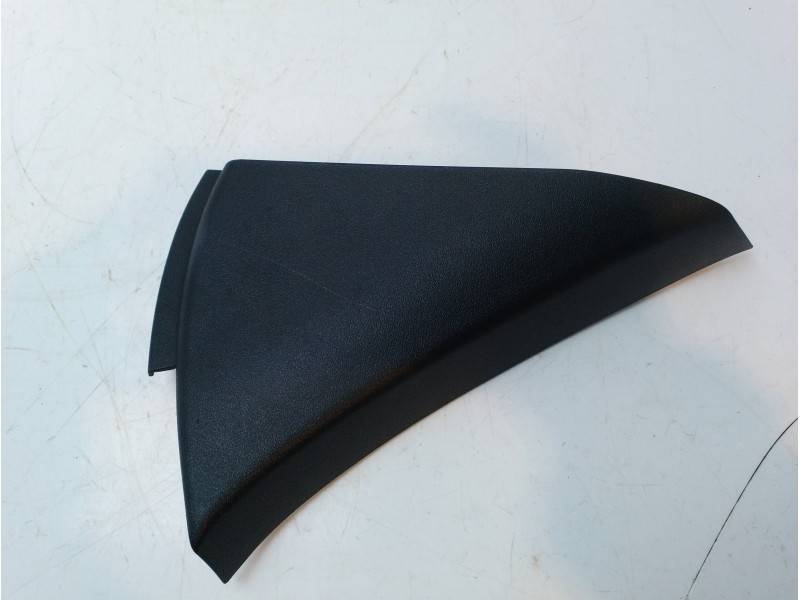 Recambio de molduras traseras para lexus ct (zwa10_) 200h (zwa10_) referencia OEM IAM 6749776011  