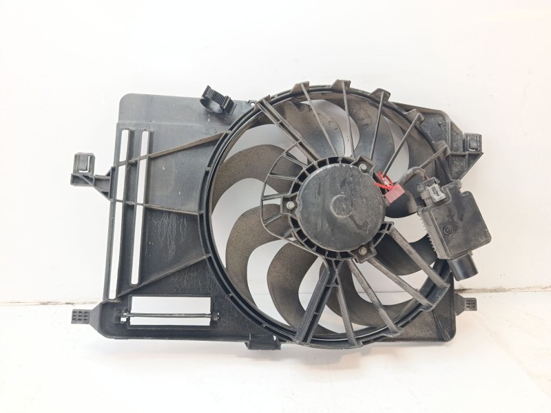 Recambio de electroventilador para ford focus turn. (cb8) titanium referencia OEM IAM 2269553  