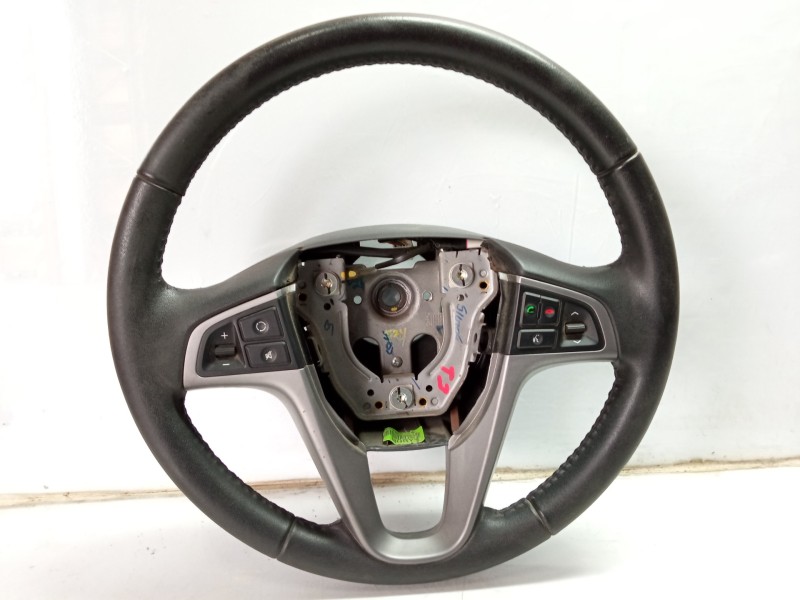 Recambio de volante para hyundai i20 city s referencia OEM IAM 561901J400  