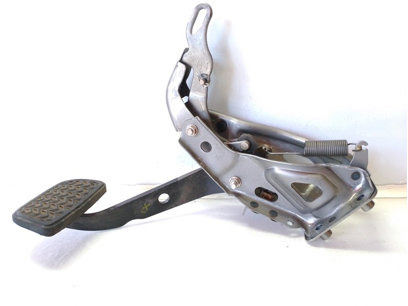 Recambio de pedal freno para toyota land cruiser (j15) limited referencia OEM IAM 4711060610  