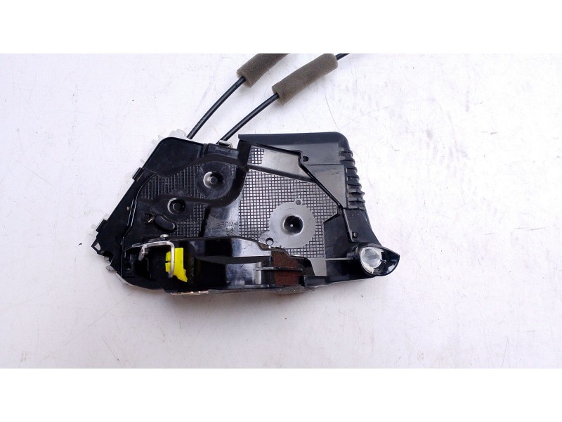 Recambio de cerradura puerta delantera izquierda para toyota yaris 1.5 16v cat referencia OEM IAM 69040K0041  