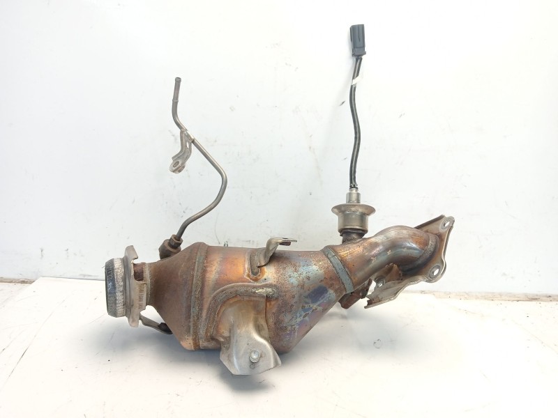 Recambio de catalizador para toyota yaris 1.5 16v cat referencia OEM IAM 17140F3010  