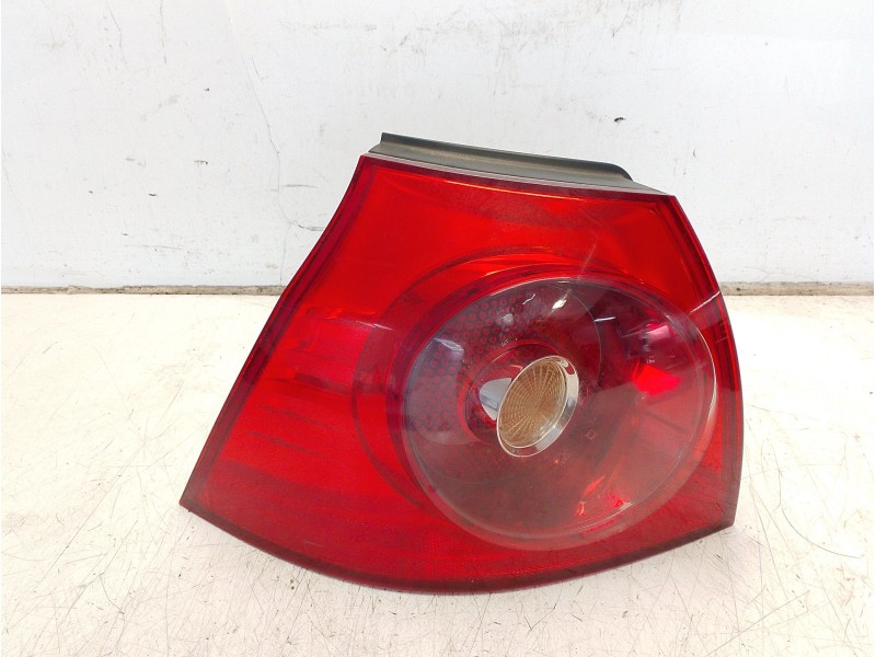 Recambio de piloto trasero izquierdo para volkswagen golf v berlina (1k1) conceptline (e) referencia OEM IAM 1K6945095E  
