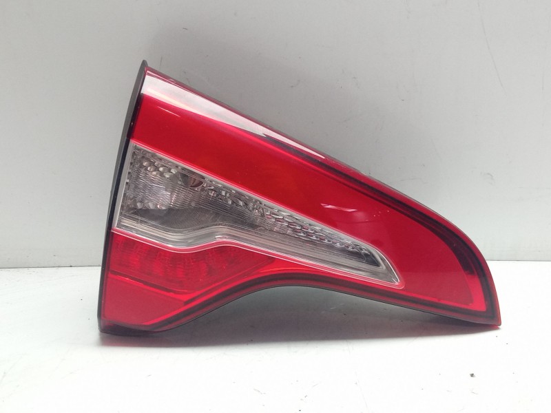 Recambio de piloto trasero izquierdo interior para kia sorento referencia OEM IAM 924052P600  