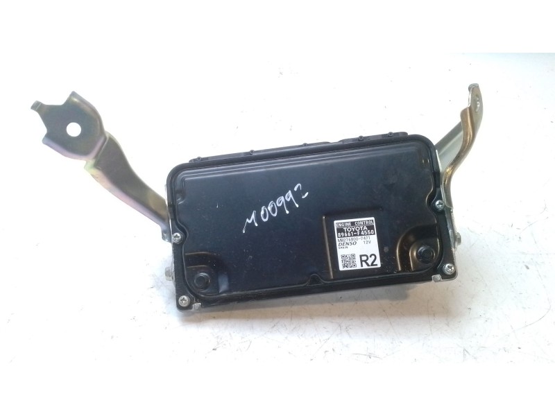 Recambio de centralita motor uce para toyota c-hr hybrid active referencia OEM IAM 89661F4550  