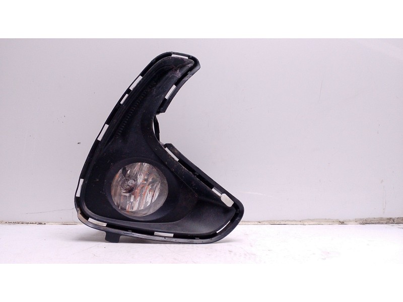 Recambio de faro antiniebla derecho para toyota yaris 1.5 16v cat referencia OEM IAM 8121002110  90068409