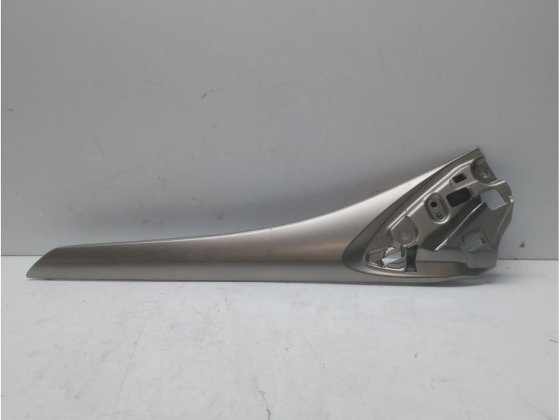 Recambio de moldura para toyota c-hr referencia OEM IAM 5501153021  