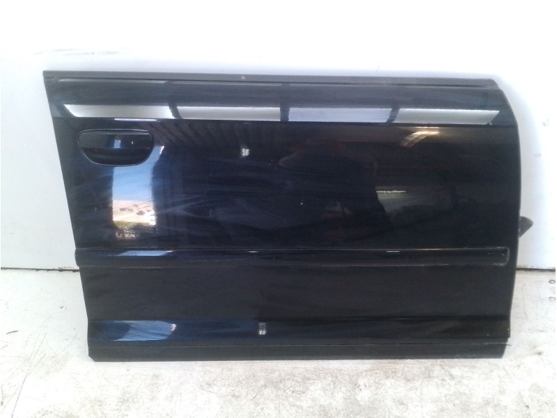 Recambio de puerta delantera derecha para audi a3 (8p) referencia OEM IAM 8P4831052A  