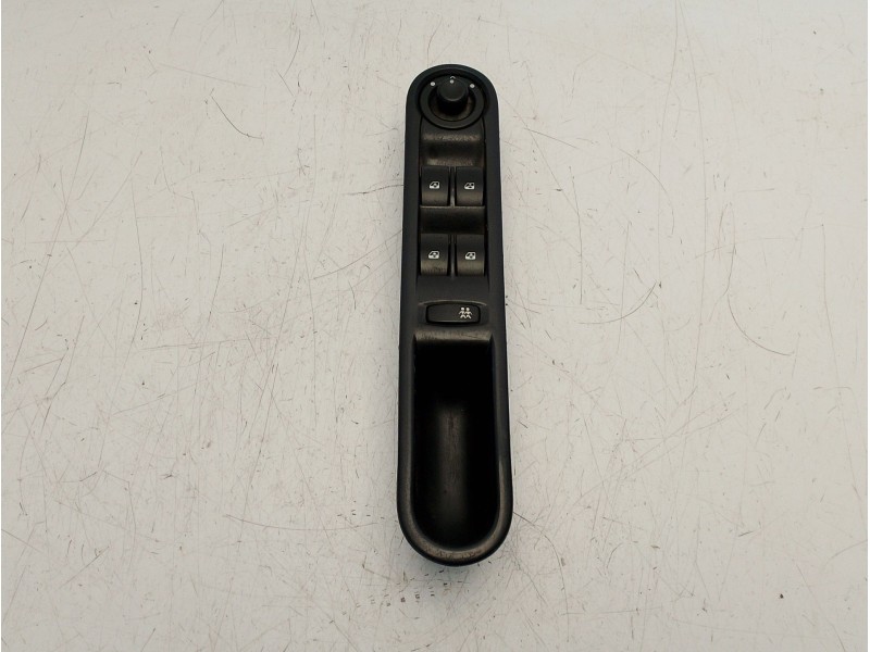 Recambio de mando elevalunas delantero izquierdo para renault espace iv (jk0/1_) 2.0 (jk0k) referencia OEM IAM 8200015090  