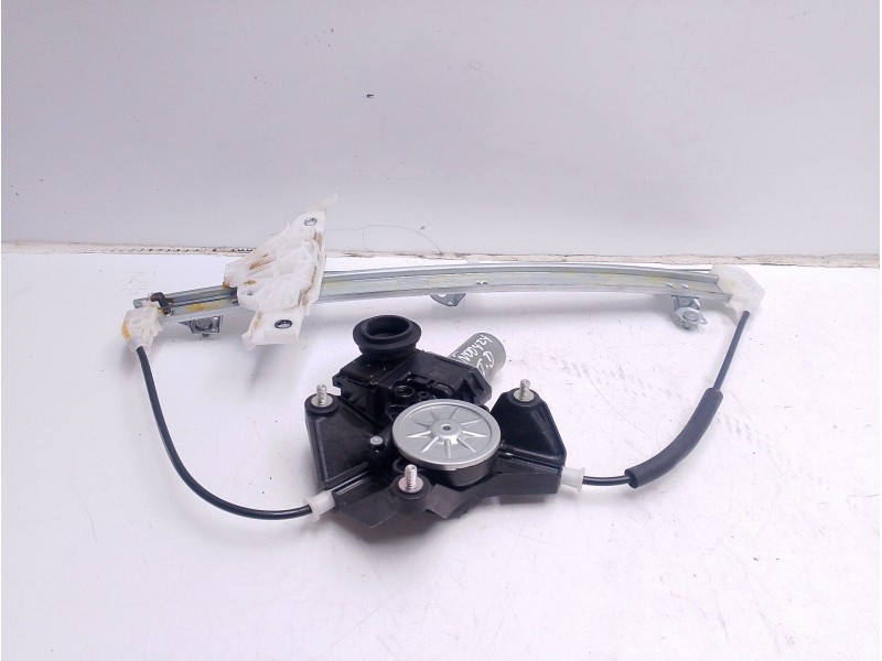Recambio de elevalunas trasero derecho para toyota yaris 1.5 16v cat referencia OEM IAM 85710k0010 0620206081 