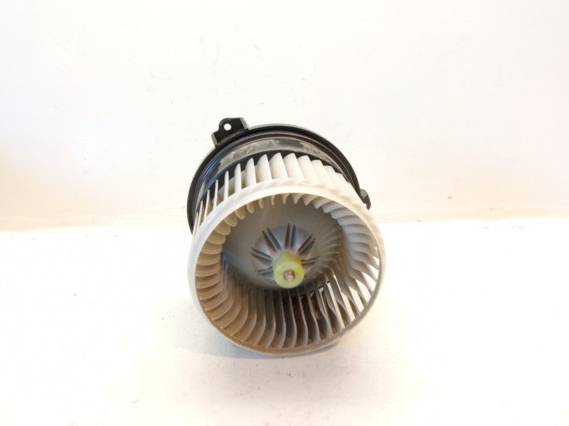 Recambio de motor calefaccion para toyota land cruiser (j15) limited referencia OEM IAM 8710328111 8710328111 6614129