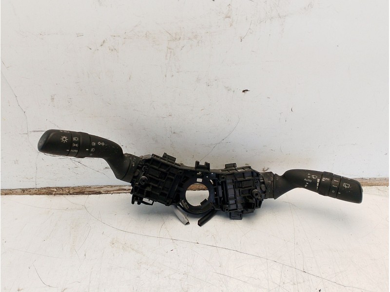 Recambio de mando multifuncion para toyota yaris cross (mxp_) 1.5 (mxpb10) referencia OEM IAM 8431902010  