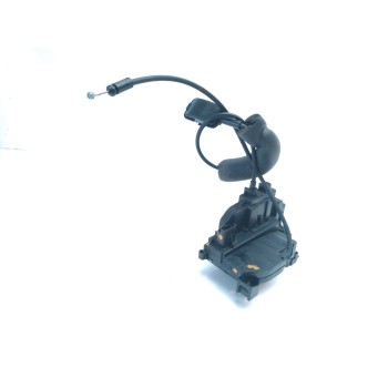 CERRADURA PUERTA TRASERA IZQUIERDA 825030001R 