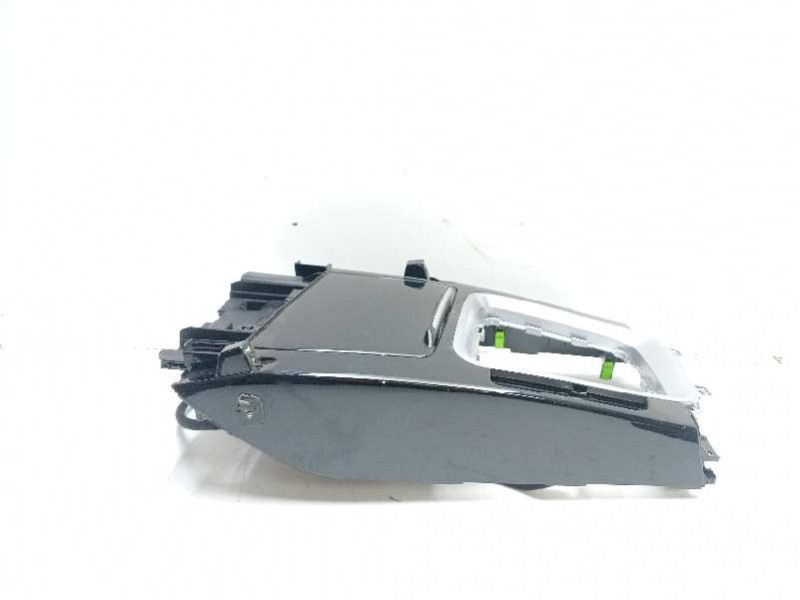 Recambio de moldura para kia ceed business referencia OEM IAM 84651J7000FHV  