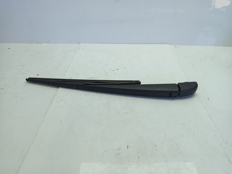 Recambio de brazo limpia trasero para toyota c-hr referencia OEM IAM 85241F4010  