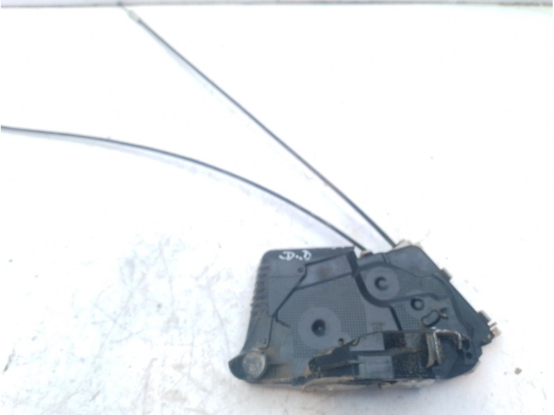 Recambio de cerradura puerta delantera derecha para toyota yaris referencia OEM IAM 690300D550  