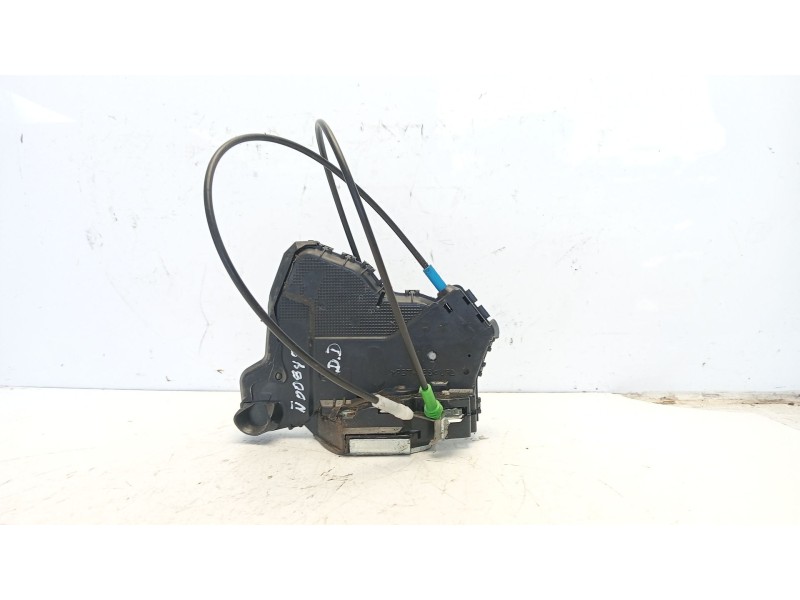 Recambio de cerradura puerta delantera derecha para toyota auris active referencia OEM IAM 6903002220  