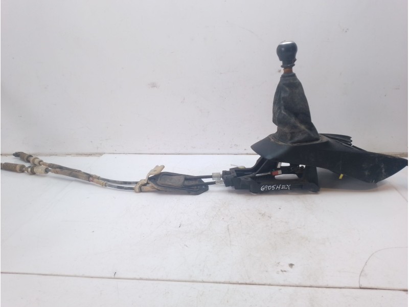 Recambio de palanca cambio para toyota yaris referencia OEM IAM 335300D070  