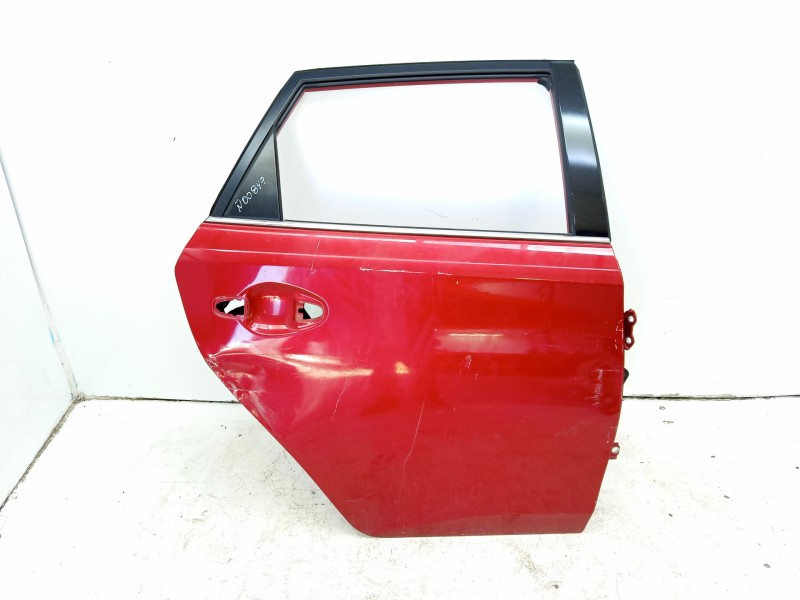 Recambio de puerta trasera derecha para toyota auris active referencia OEM IAM 6700302380  6711302180