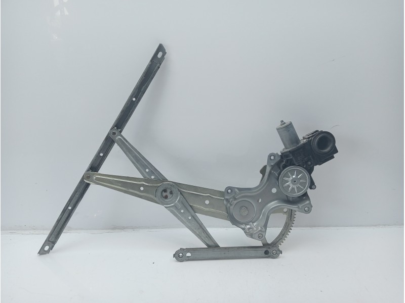 Recambio de motor elevalunas trasero izquierdo para lexus rx (agl20) referencia OEM IAM 8572048141 0620204002 