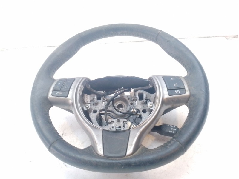 Recambio de volante para toyota yaris referencia OEM IAM 451020D300C9  